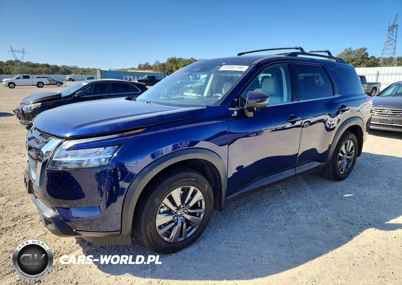 2022 Nissan Pathfinder Sv