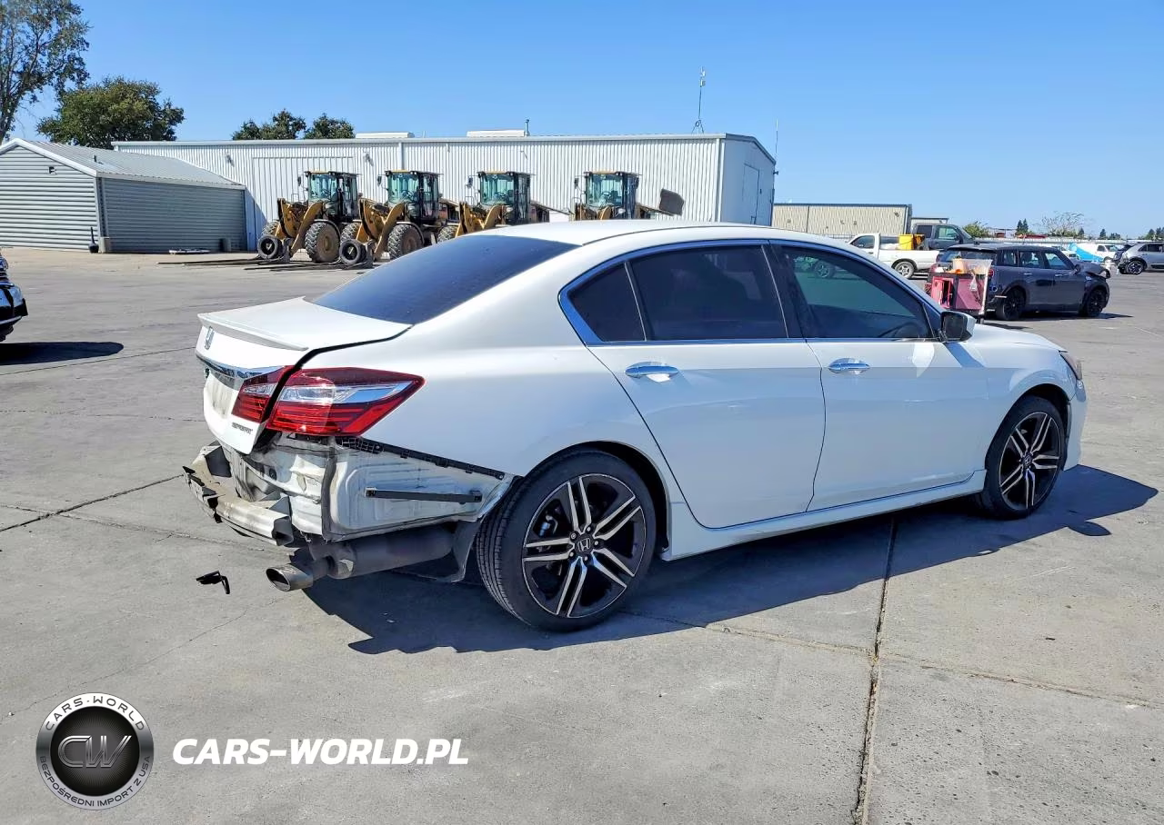 2017 Honda Accord Sport VIN:1HGCR2F57HA132715 - 3