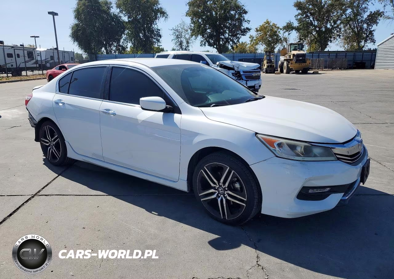 2017 Honda Accord Sport VIN:1HGCR2F57HA132715 - 4