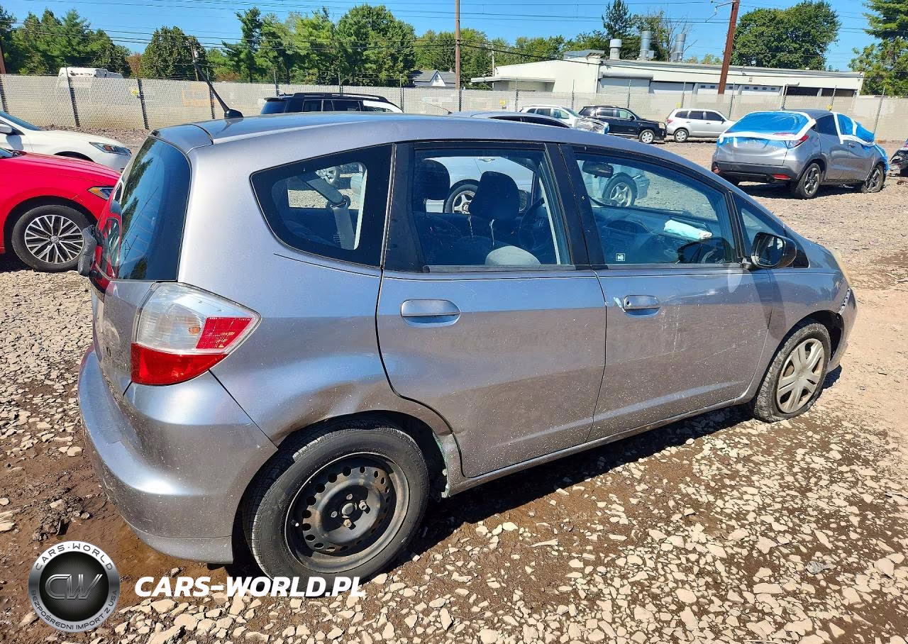 2009 Honda Fit VIN:JHMGE88259S032964 - 3
