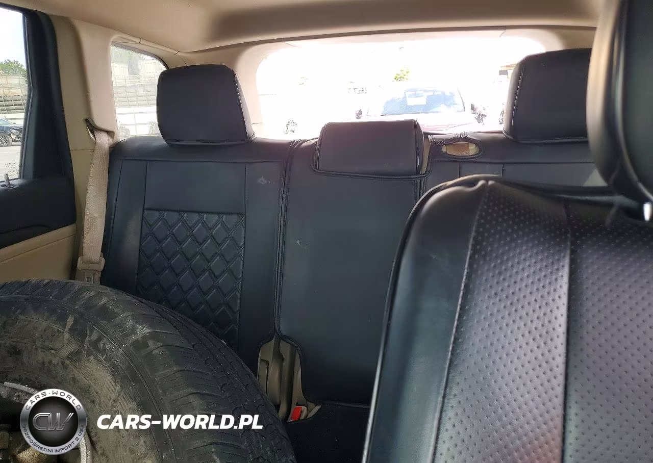 2018 Jeep Grand Cherokee Laredo VIN:1C4RJEAG5JC430393 - 10