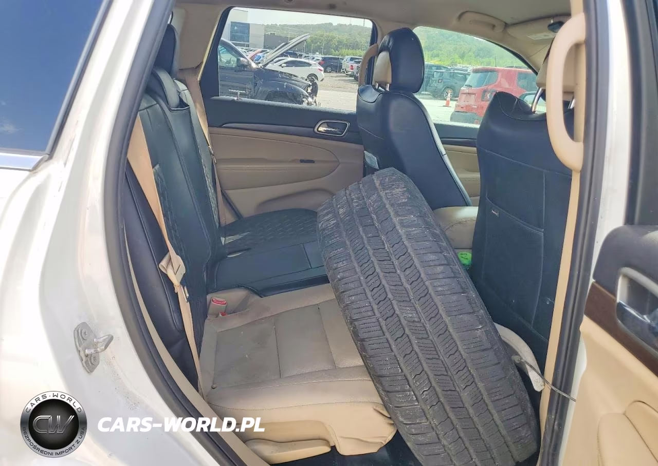 2018 Jeep Grand Cherokee Laredo VIN:1C4RJEAG5JC430393 - 11