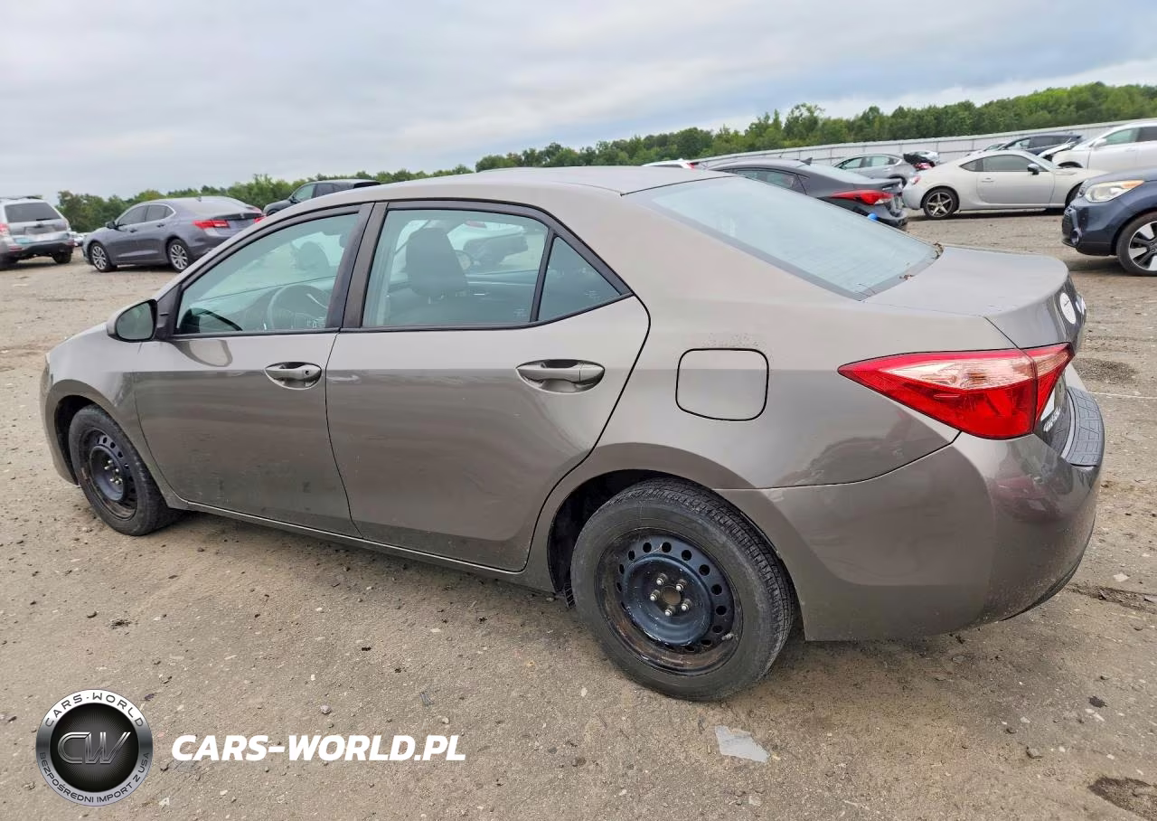 2018 Toyota Corolla Le VIN:2T1BURHE1JC002199 - 2