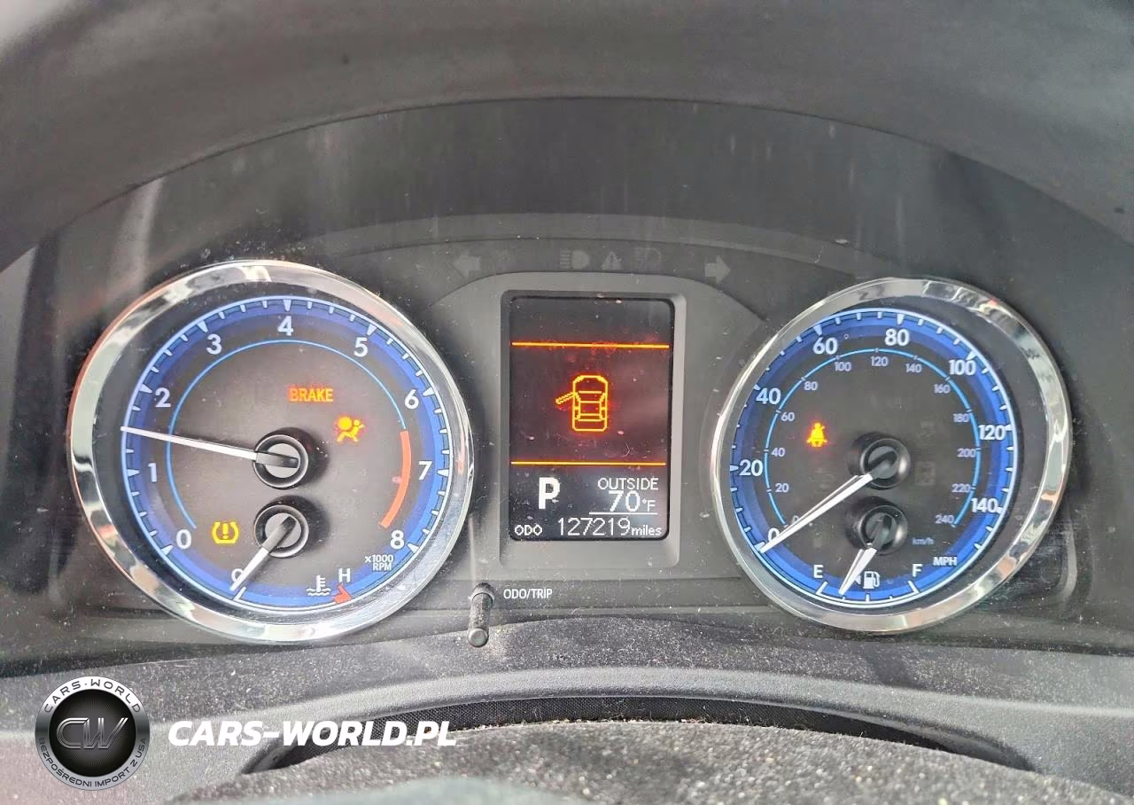 2018 Toyota Corolla Le VIN:2T1BURHE1JC002199 - 9