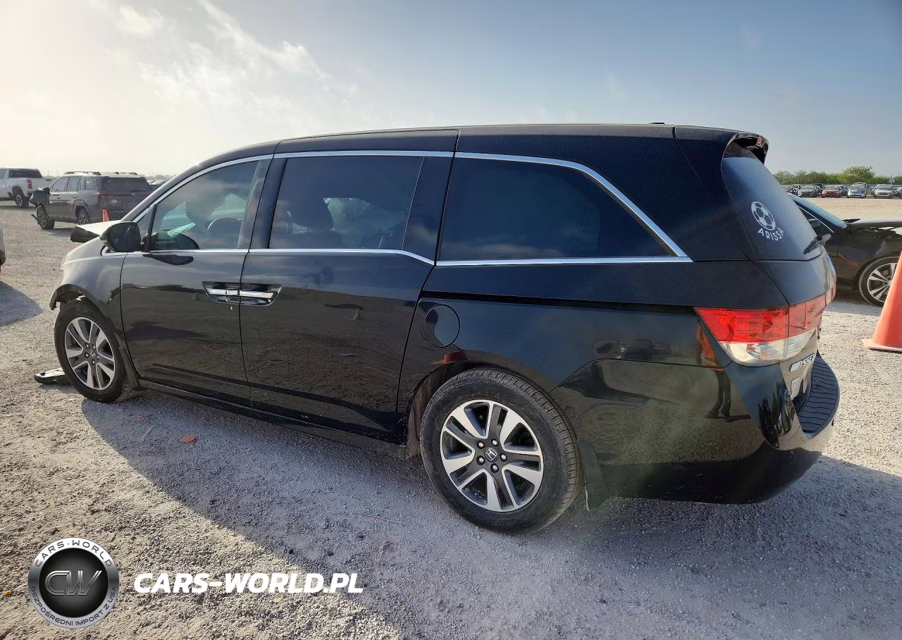 2015 Honda Odyssey Touring VIN:5FNRL5H92FB004821 - 2