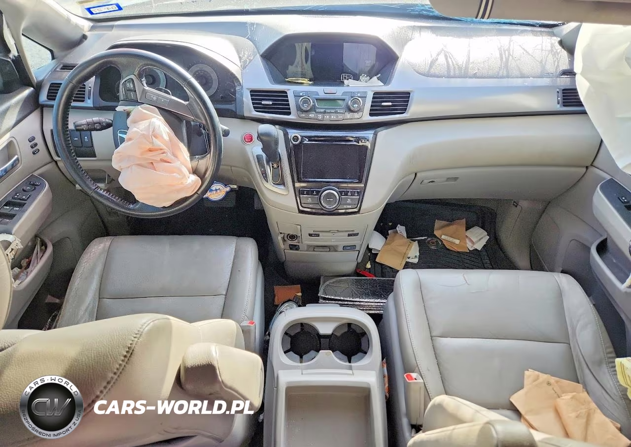 2015 Honda Odyssey Touring VIN:5FNRL5H92FB004821 - 8