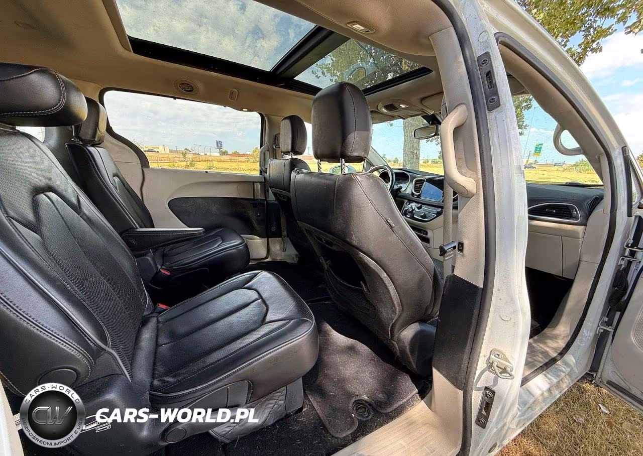 2018 Chrysler Pacifica Limited VIN:2C4RC1GG4JR276048 - 6