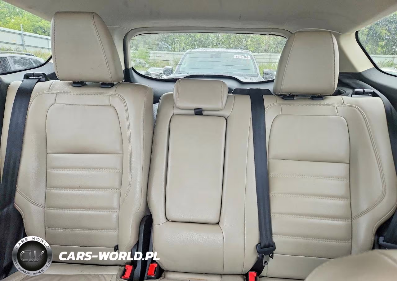 2019 Ford Escape Titanium VIN:1FMCU9J9XKUA78635 - 10