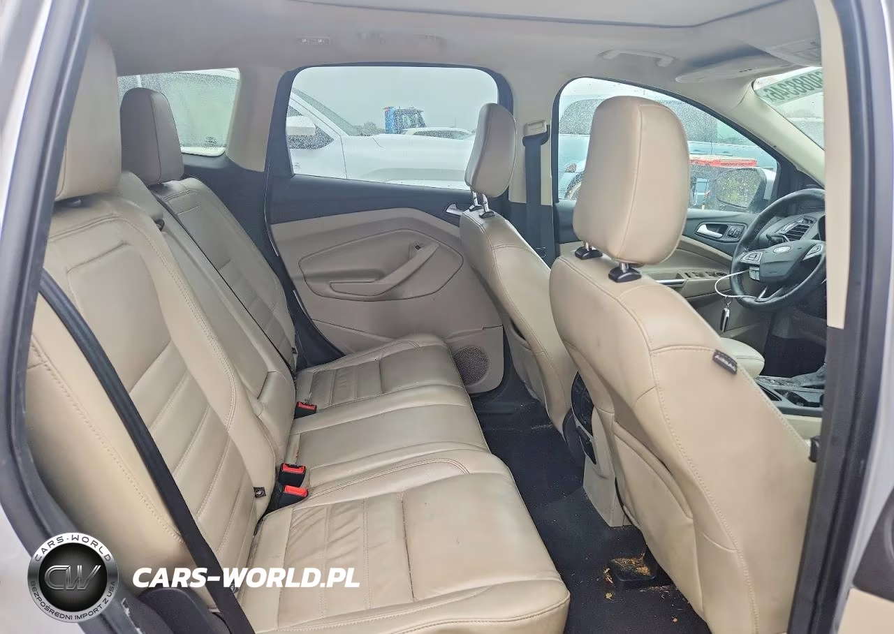2019 Ford Escape Titanium VIN:1FMCU9J9XKUA78635 - 11