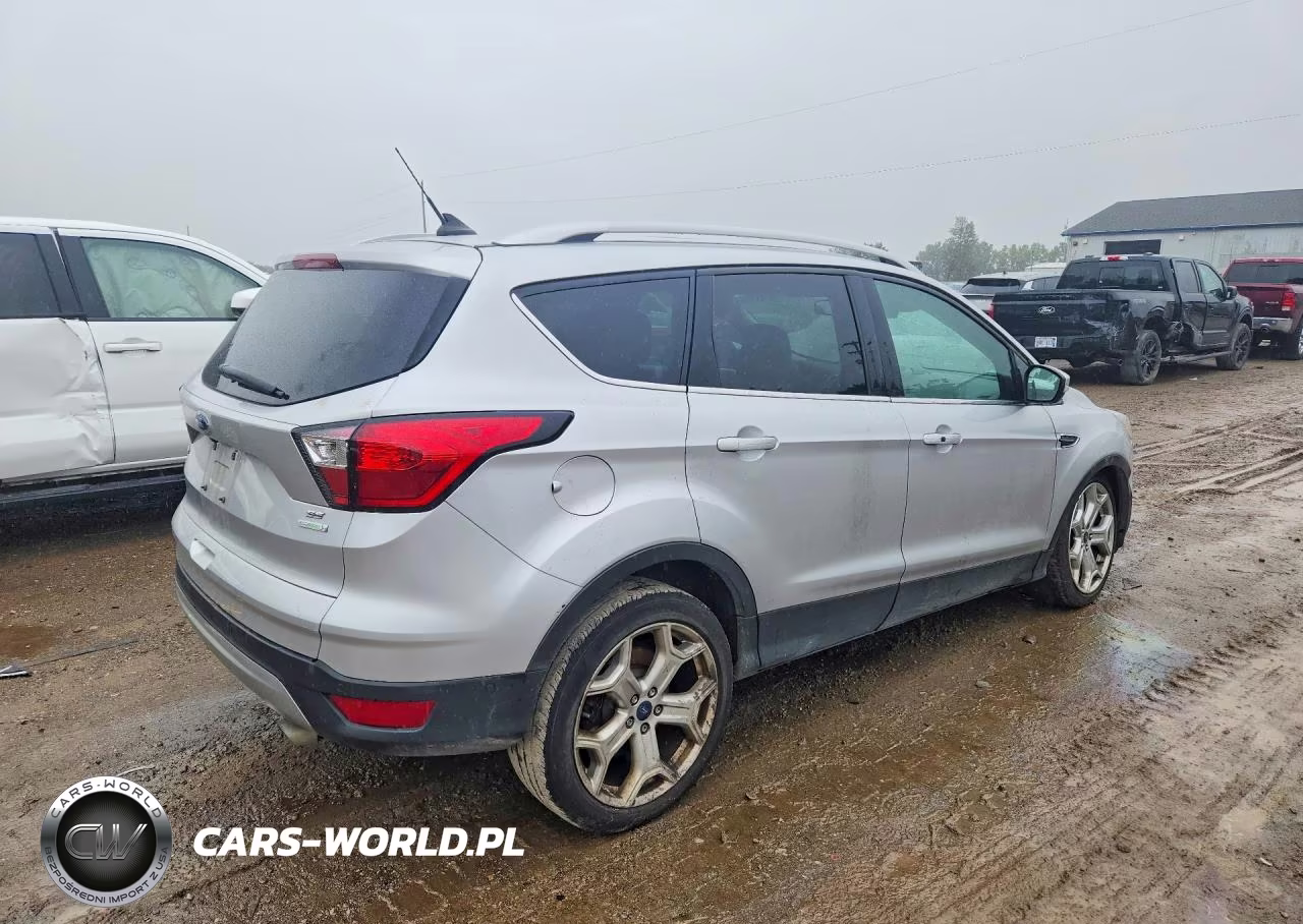 2019 Ford Escape Titanium VIN:1FMCU9J9XKUA78635 - 3