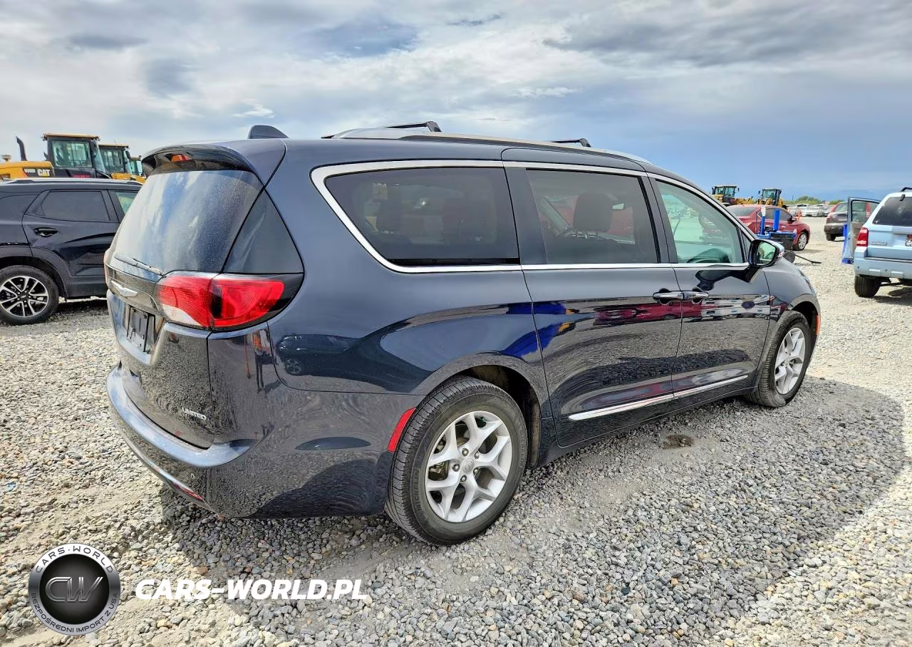 2020 Chrysler Pacifica Limited VIN:2C4RC1GG3LR144353 - 3