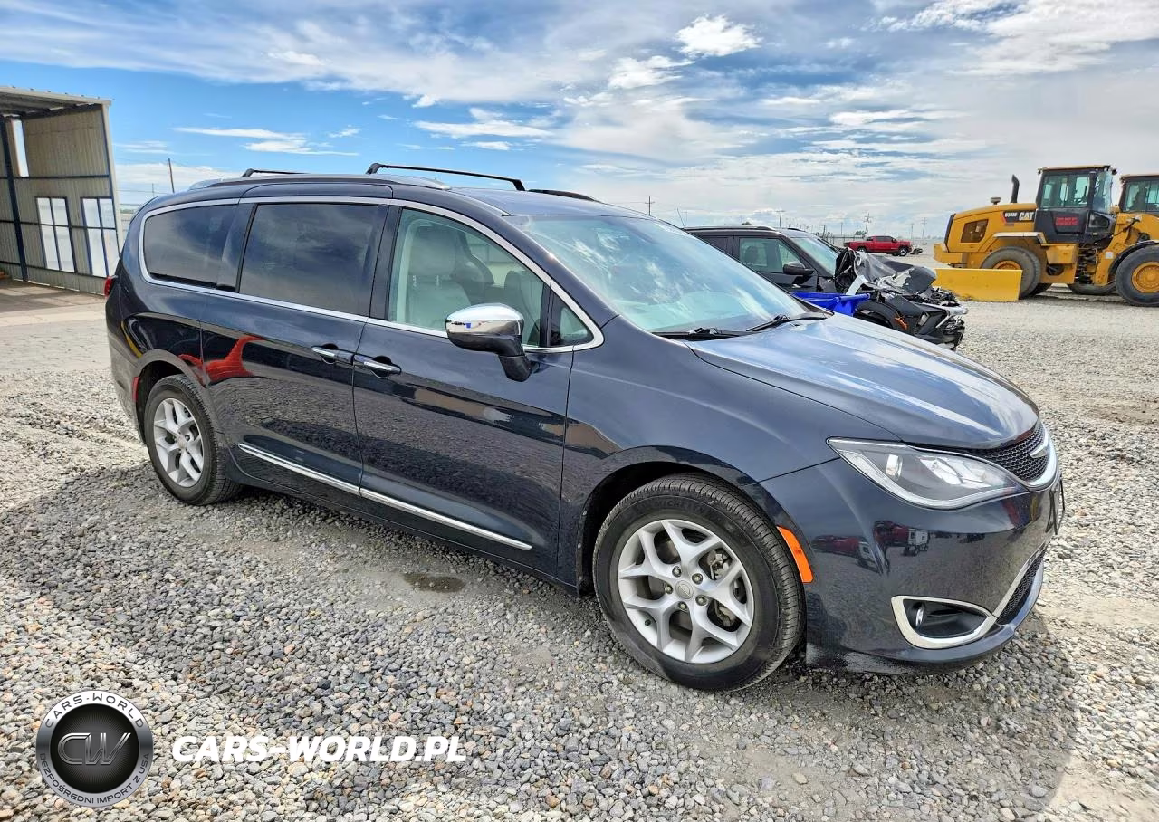 2020 Chrysler Pacifica Limited VIN:2C4RC1GG3LR144353 - 4