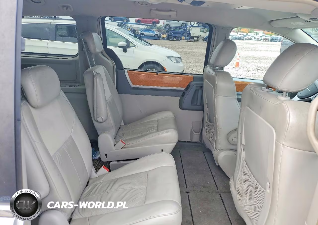 2010 Chrysler Town & Country Limited VIN:2A4RR6DX5AR241576 - 11