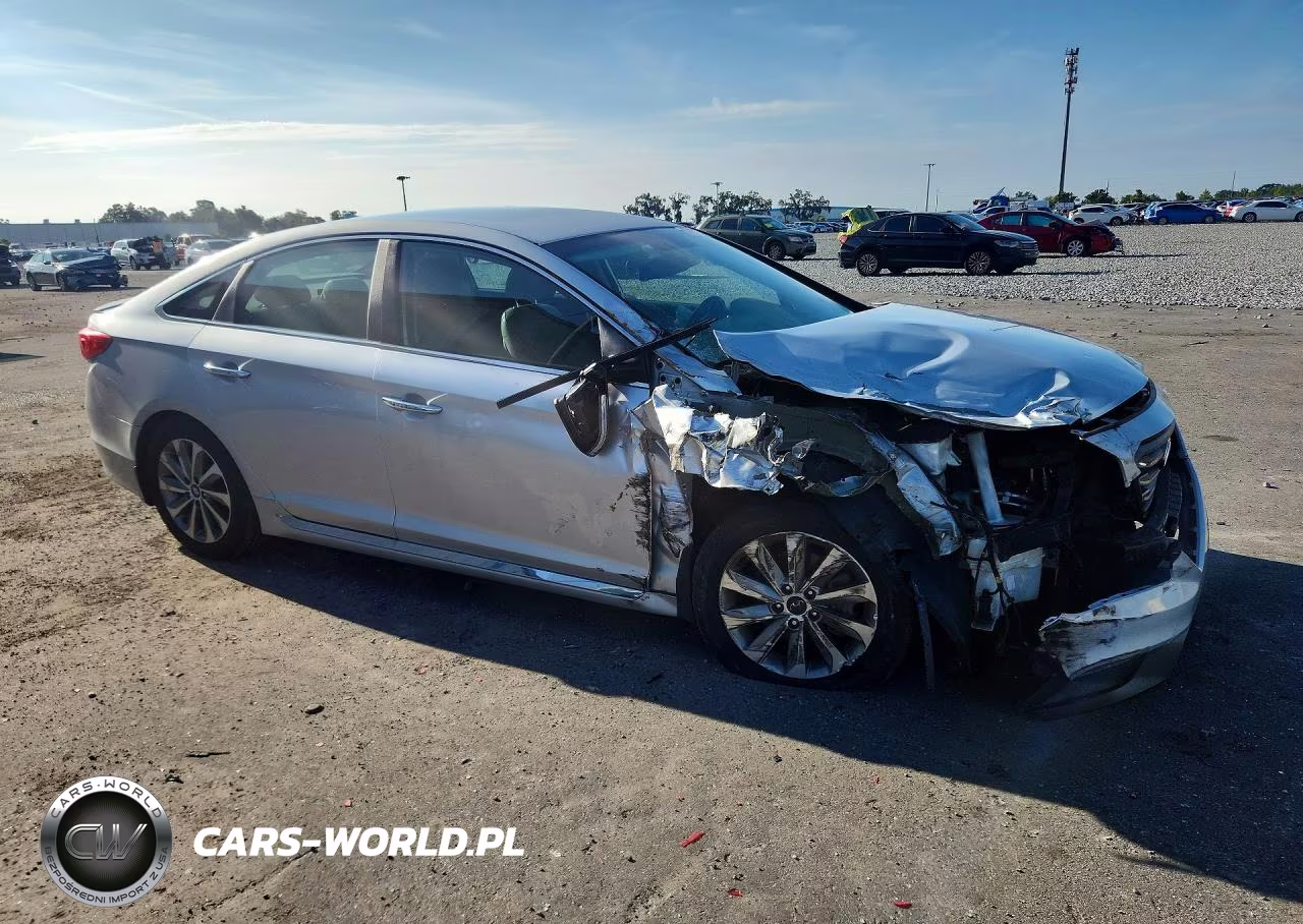 2015 Hyundai Sonata Sport VIN:5NPE34AF3FH258631 - 4