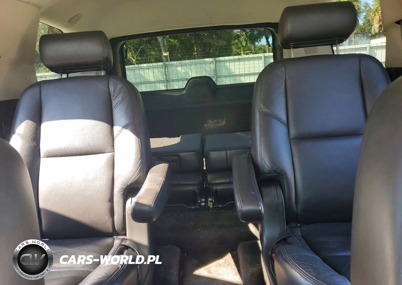 2010 Cadillac Escalade Luxury VIN:1GYUKBEF1AR179032 - 10