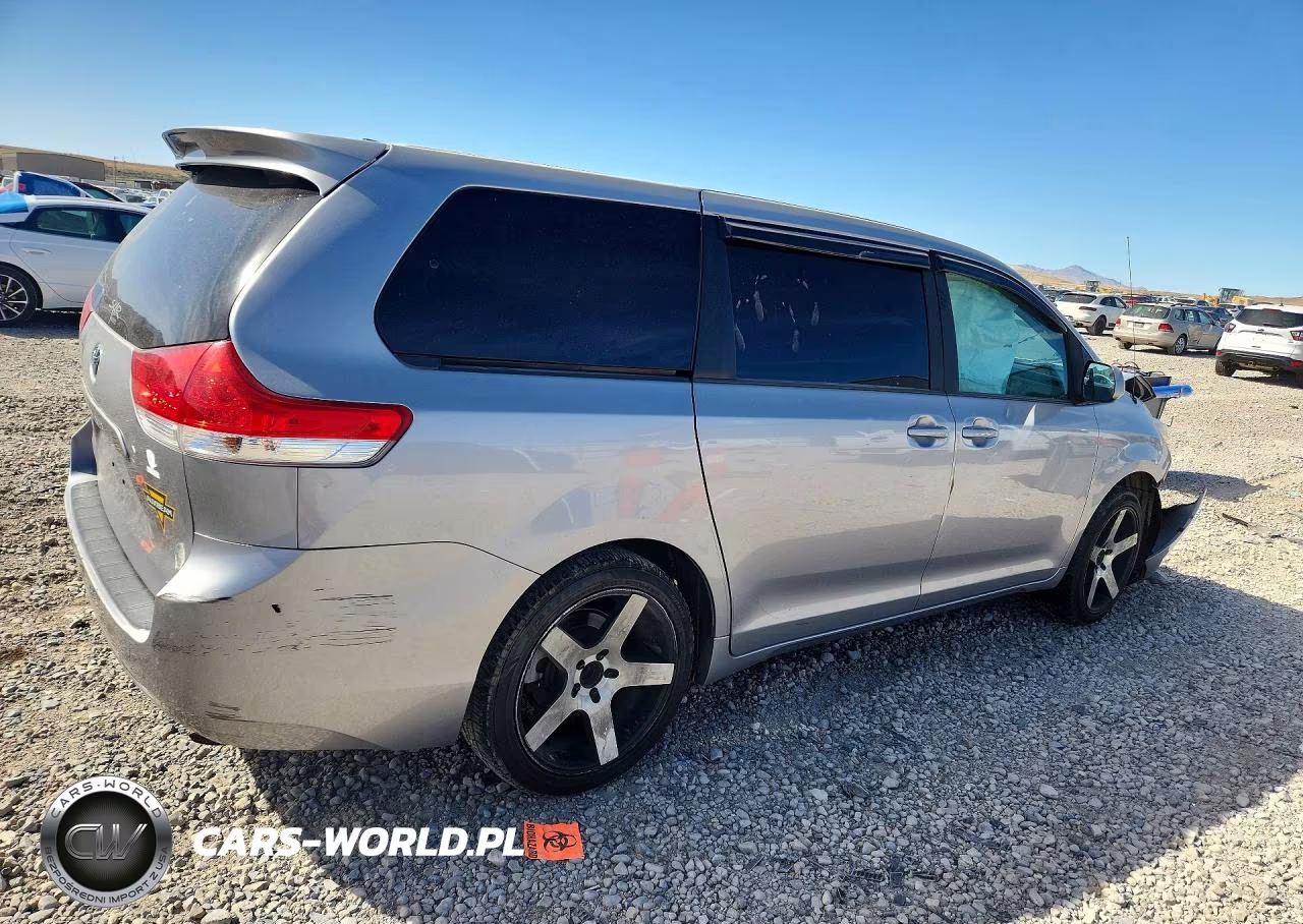 2012 Toyota Sienna Le 8-Passenger VIN:5TDKA3DC1CS015121 - 3