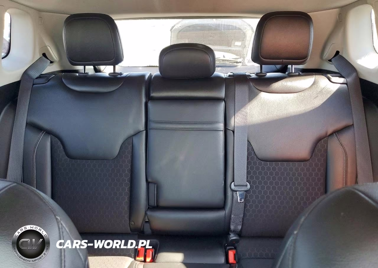 2018 Jeep Compass Latitude VIN:3C4NJDBB1JT200902 - 10
