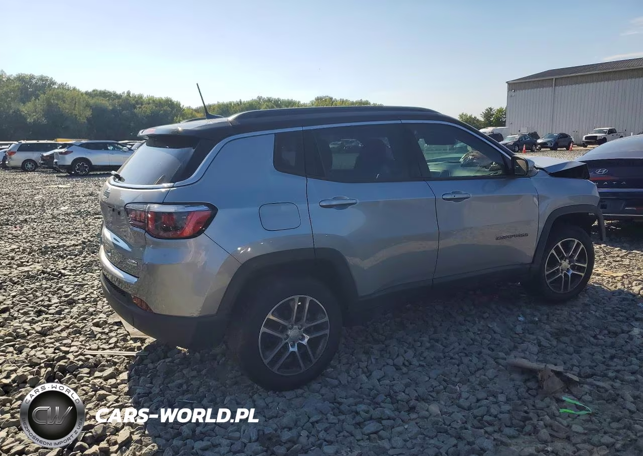 2018 Jeep Compass Latitude VIN:3C4NJDBB1JT200902 - 3