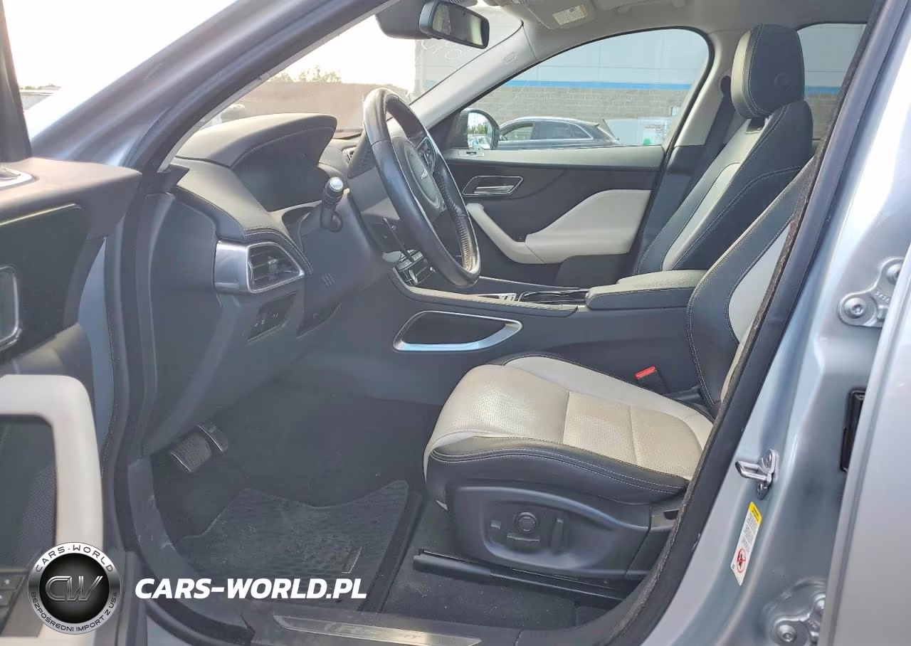 2017 Jaguar F-Pace R - Sport VIN:SADCL2BN8HA099704 - 7