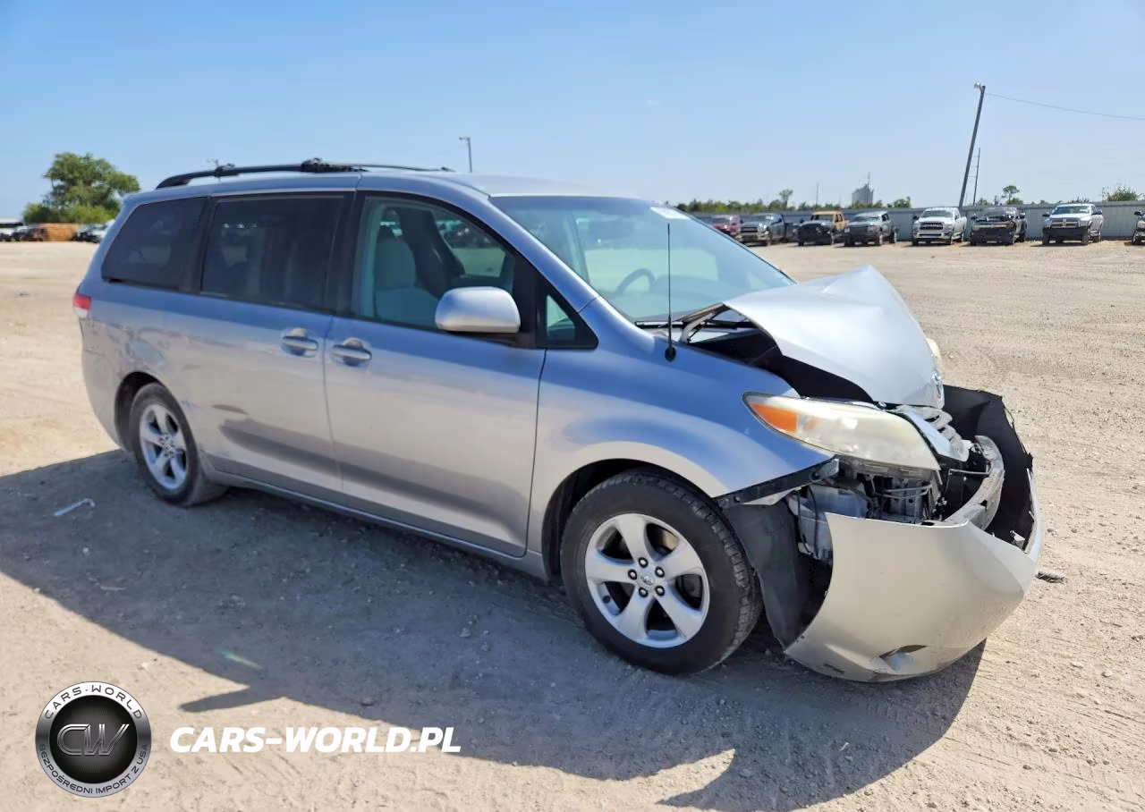 2011 Toyota Sienna Le VIN:5TDKK3DC4BS151464 - 4
