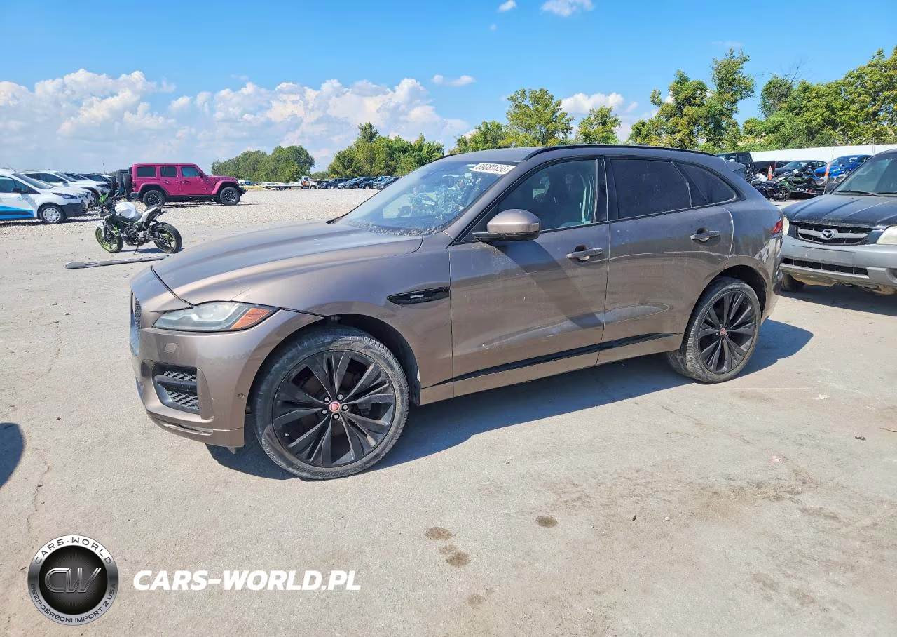 2017 Jaguar F-Pace R - Sport
