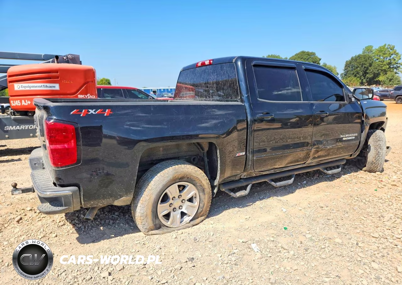 2018 Chevrolet Silverado K1500 Lt VIN:3GCUKREC8JG298510 - 3