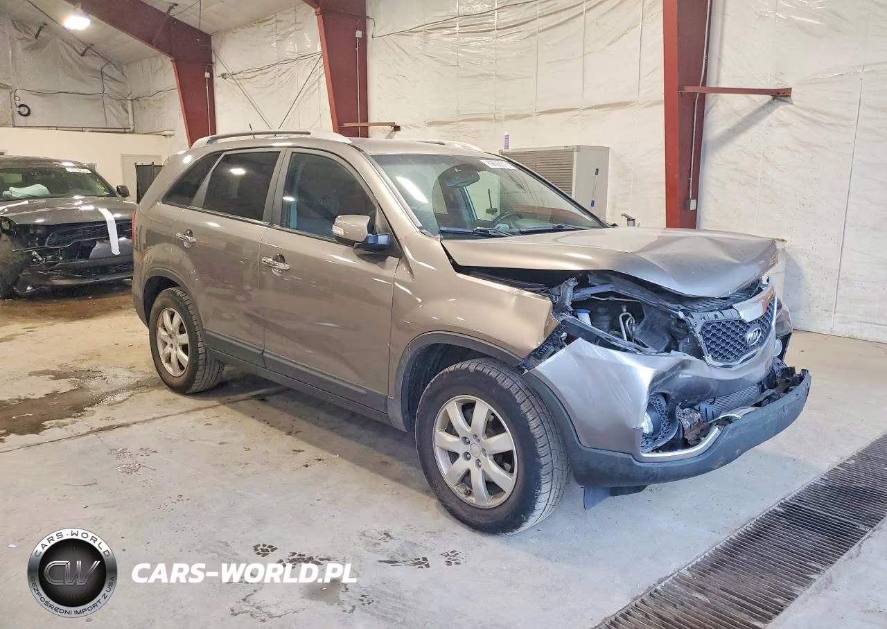 2011 Kia Sorento Lx VIN:5XYKT3A18BG100434 - 4