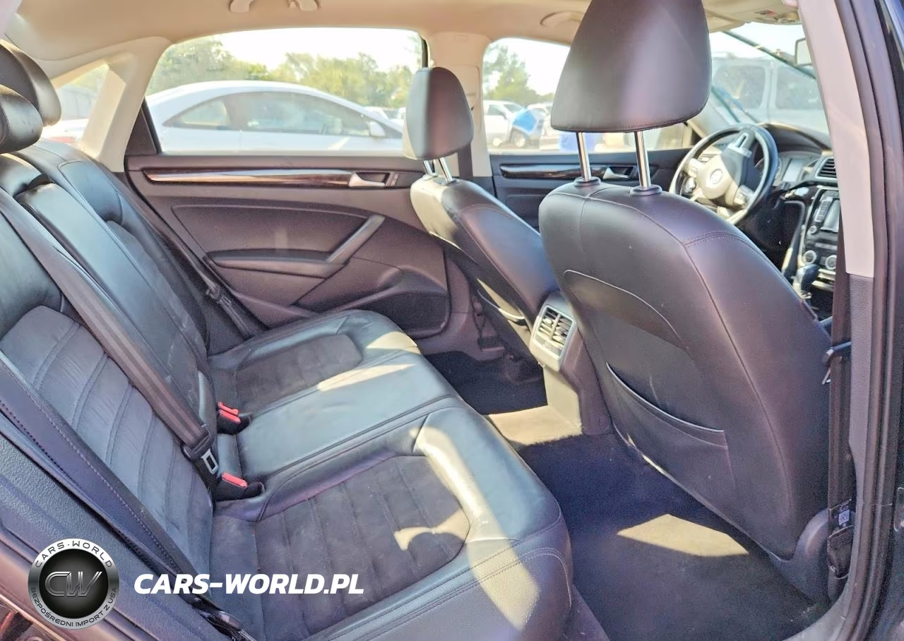 2015 Volkswagen Passat Sel VIN:1VWCT7A32FC007560 - 10