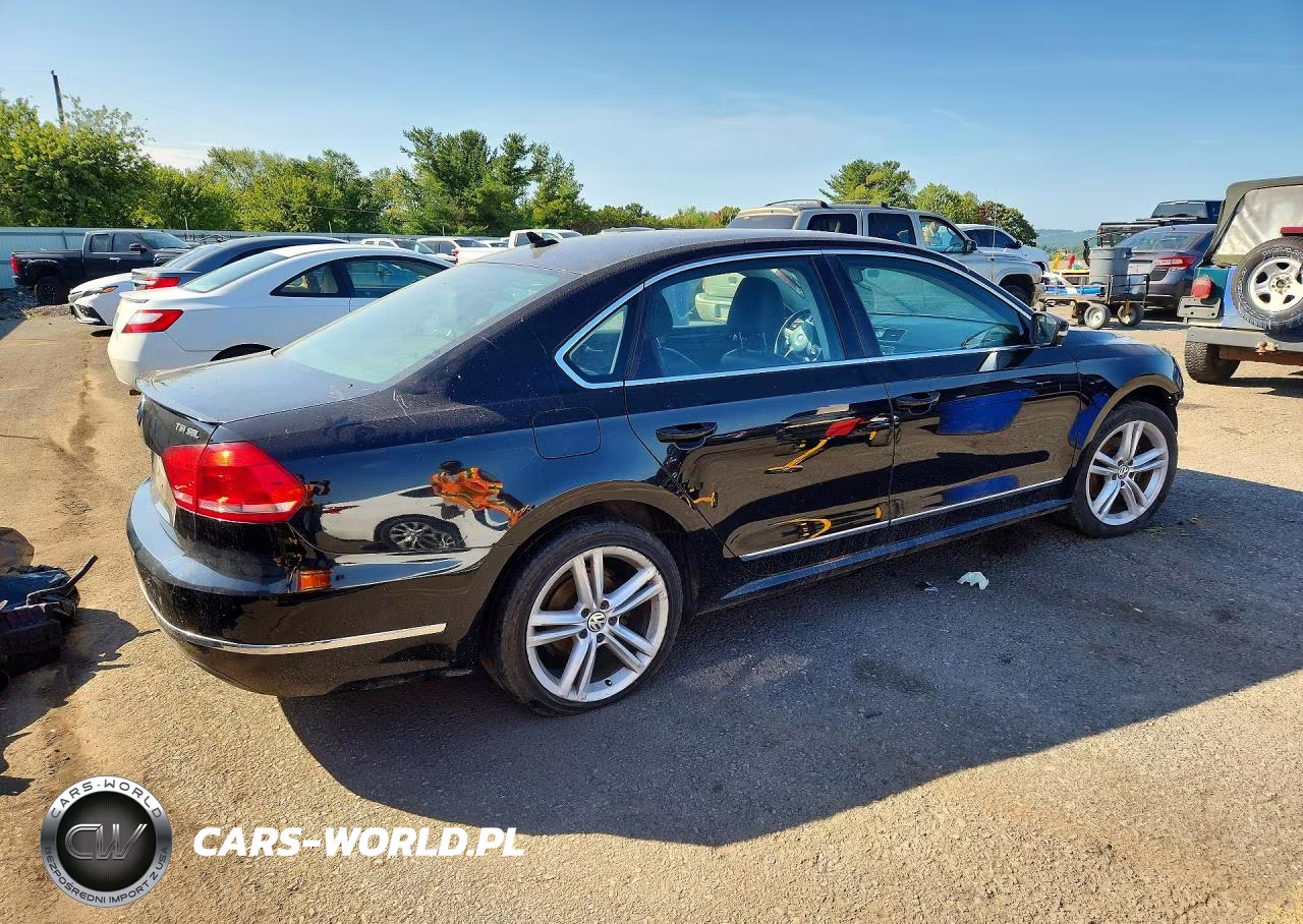 2015 Volkswagen Passat Sel VIN:1VWCT7A32FC007560 - 3