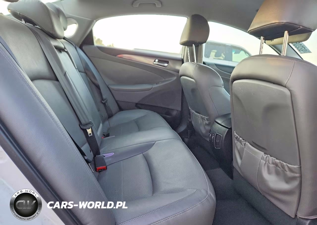 2013 Hyundai Sonata Hybrid VIN:KMHEC4A40DA082765 - 10