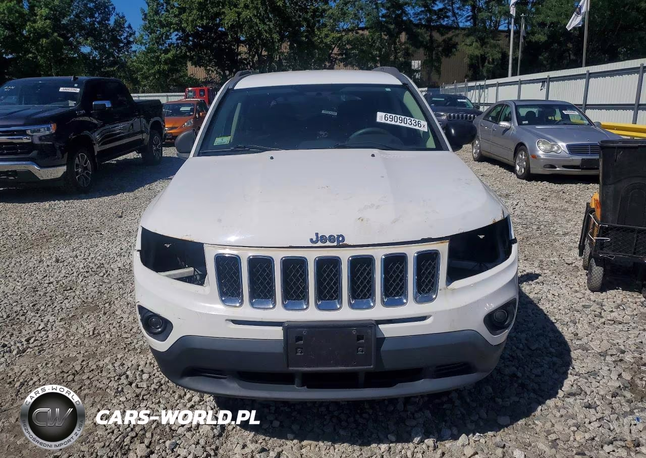 2015 Jeep Compass Sport VIN:1C4NJDBB8FD324145 - 5