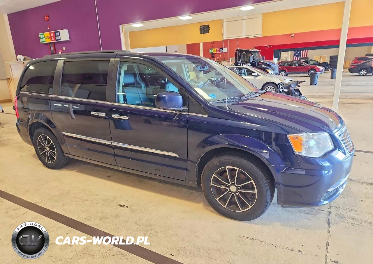 2016 Chrysler Town & Country Touring VIN:2C4RC1BG4GR246709 - 4