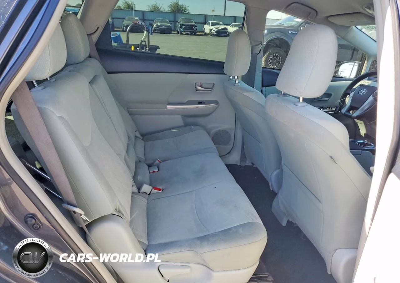 2014 Toyota Prius V Three VIN:JTDZN3EU3E3291606 - 10