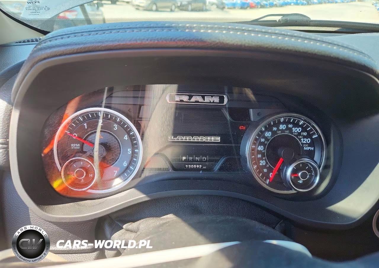2020 Ram 1500 Laramie VIN:1C6SRFJT5LN420569 - 9