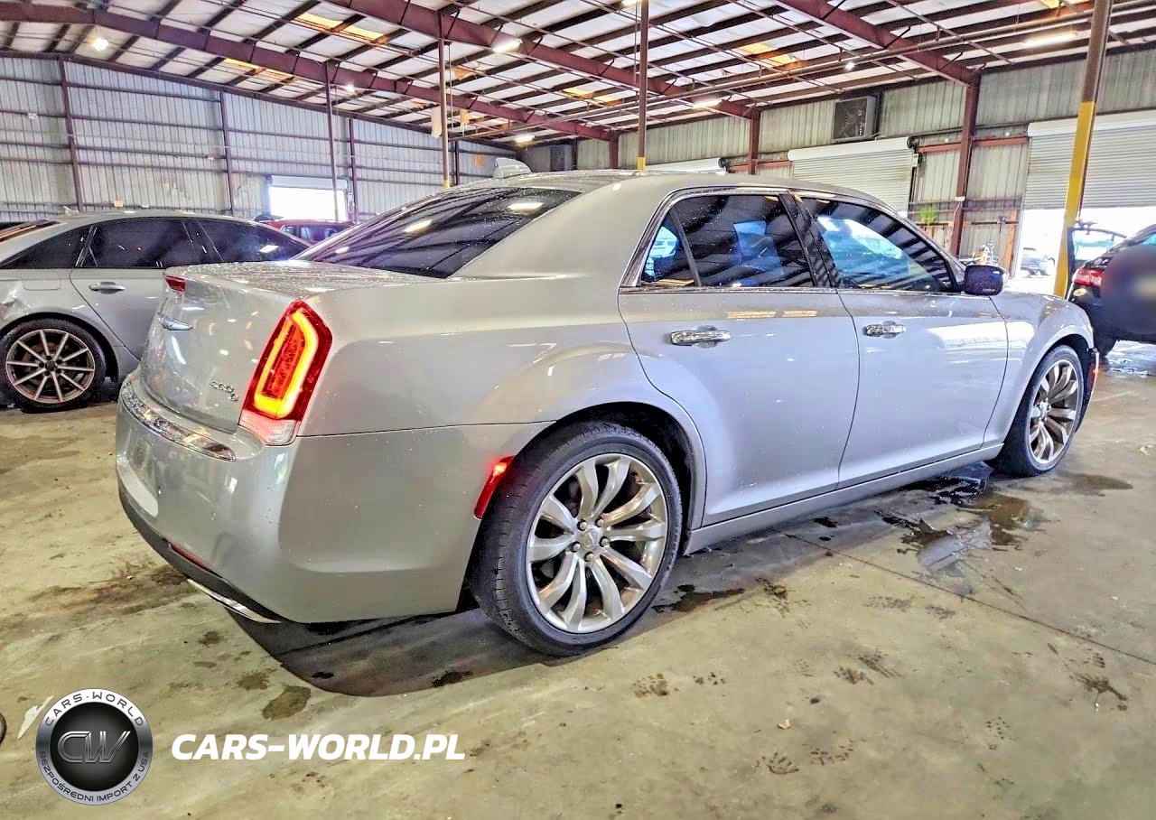 2017 Chrysler 300C VIN:2C3CCAEG0HH586680 - 3