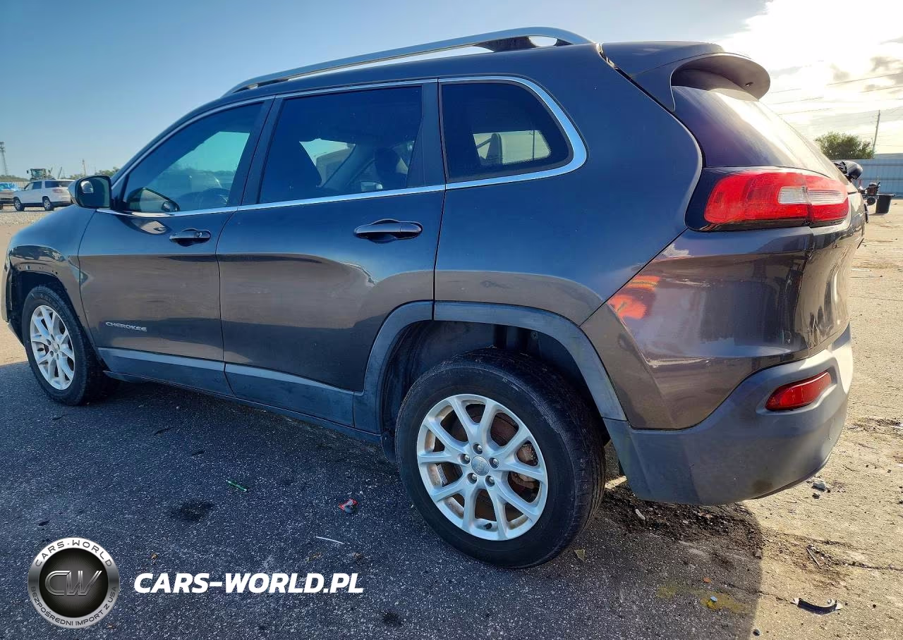 2016 Jeep Cherokee Latitude VIN:1C4PJLCB5GW110429 - 2