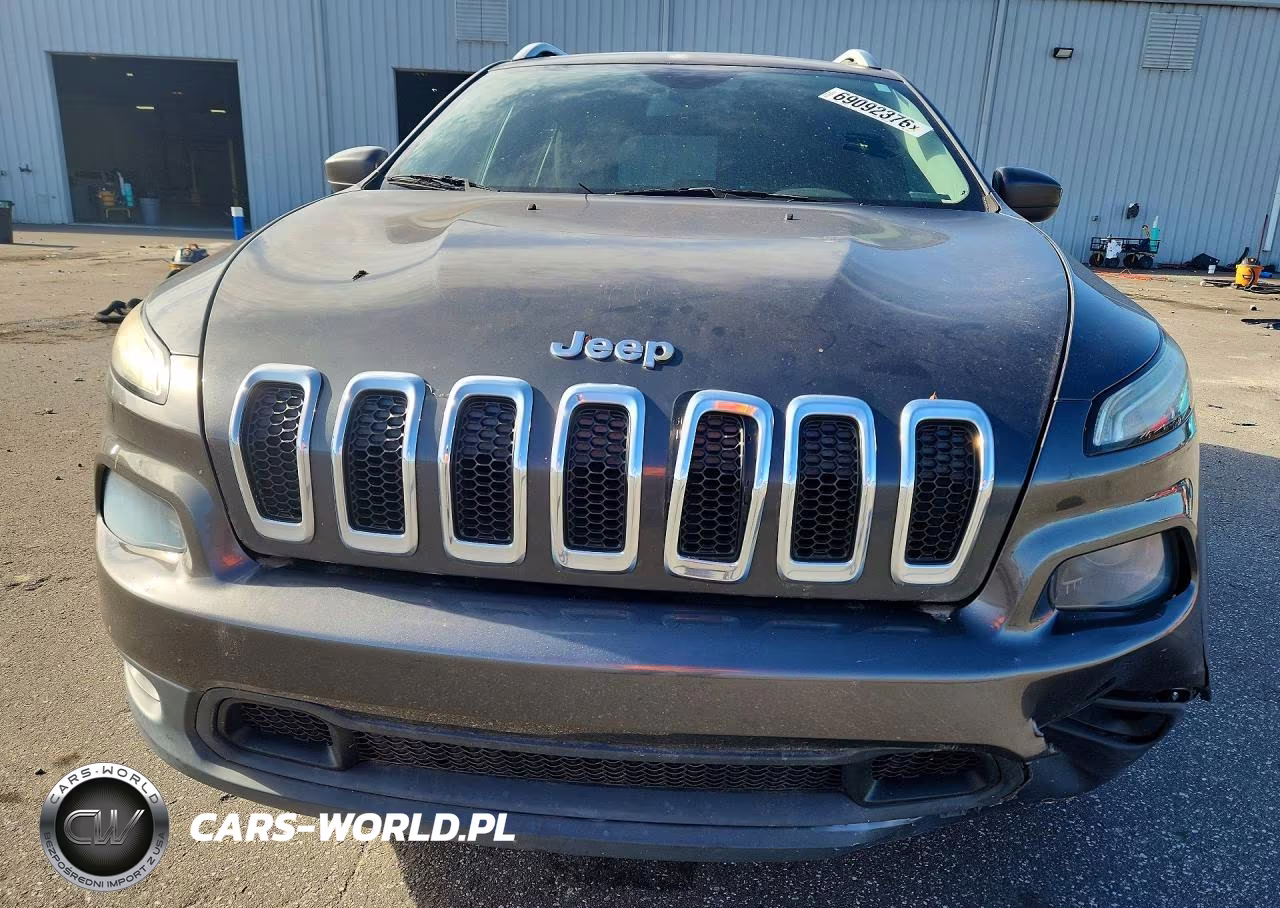 2016 Jeep Cherokee Latitude VIN:1C4PJLCB5GW110429 - 5