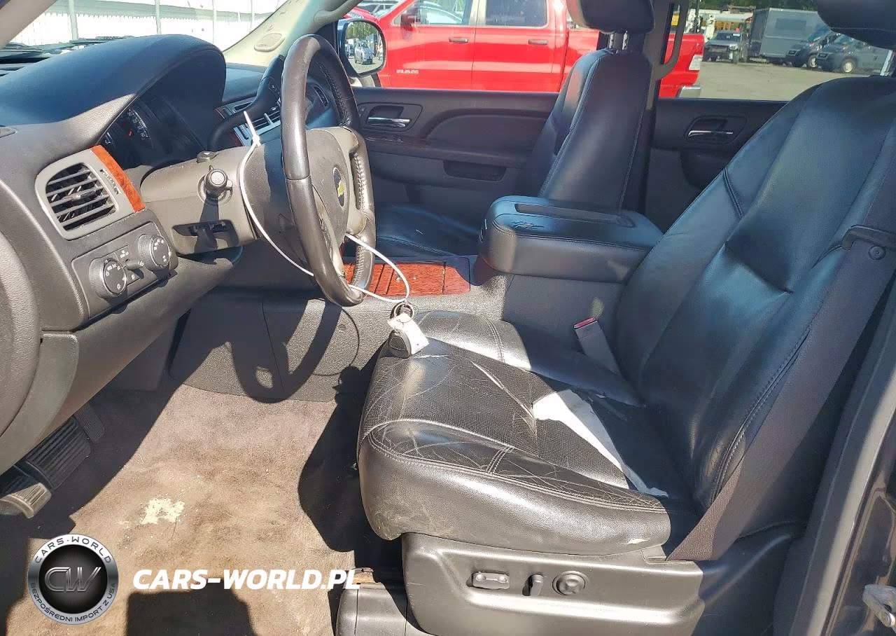 2010 Chevrolet Suburban K1500 Ltz VIN:1GNUKKE36AR255329 - 7