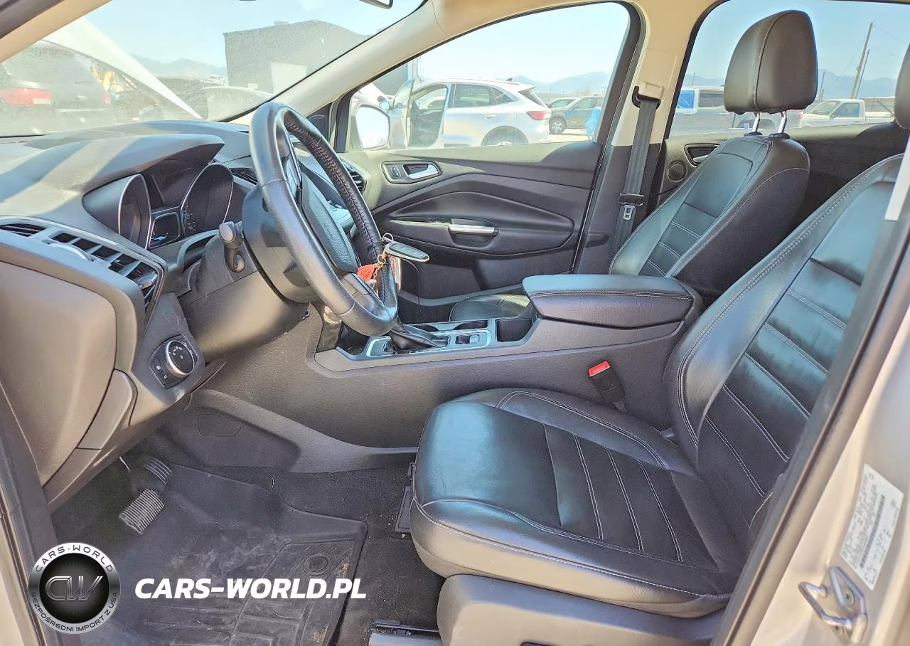 2017 Ford Escape Titanium VIN:1FMCU9J95HUB03983 - 7