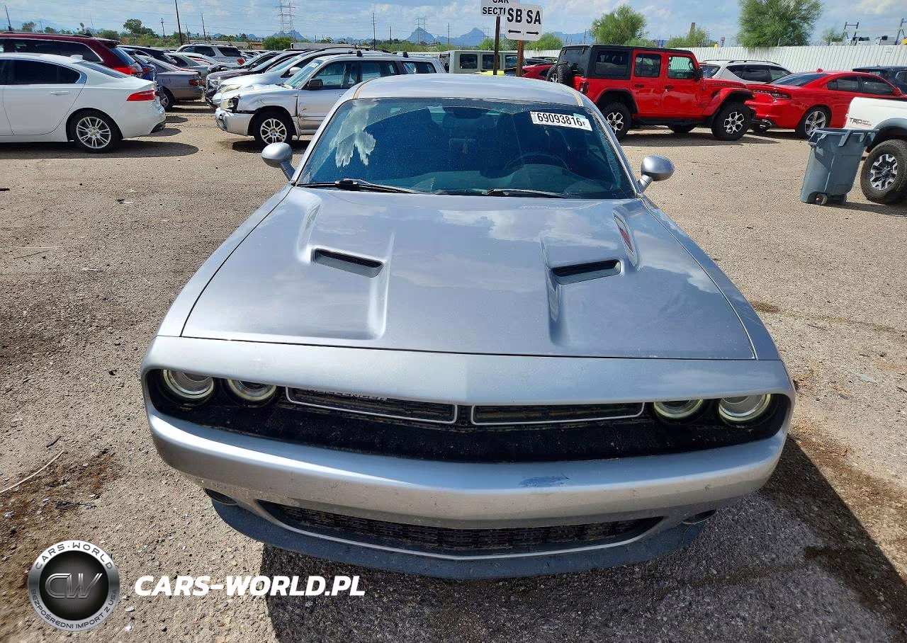 2018 Dodge Challenger Sxt VIN:2C3CDZAG3JH143429 - 5