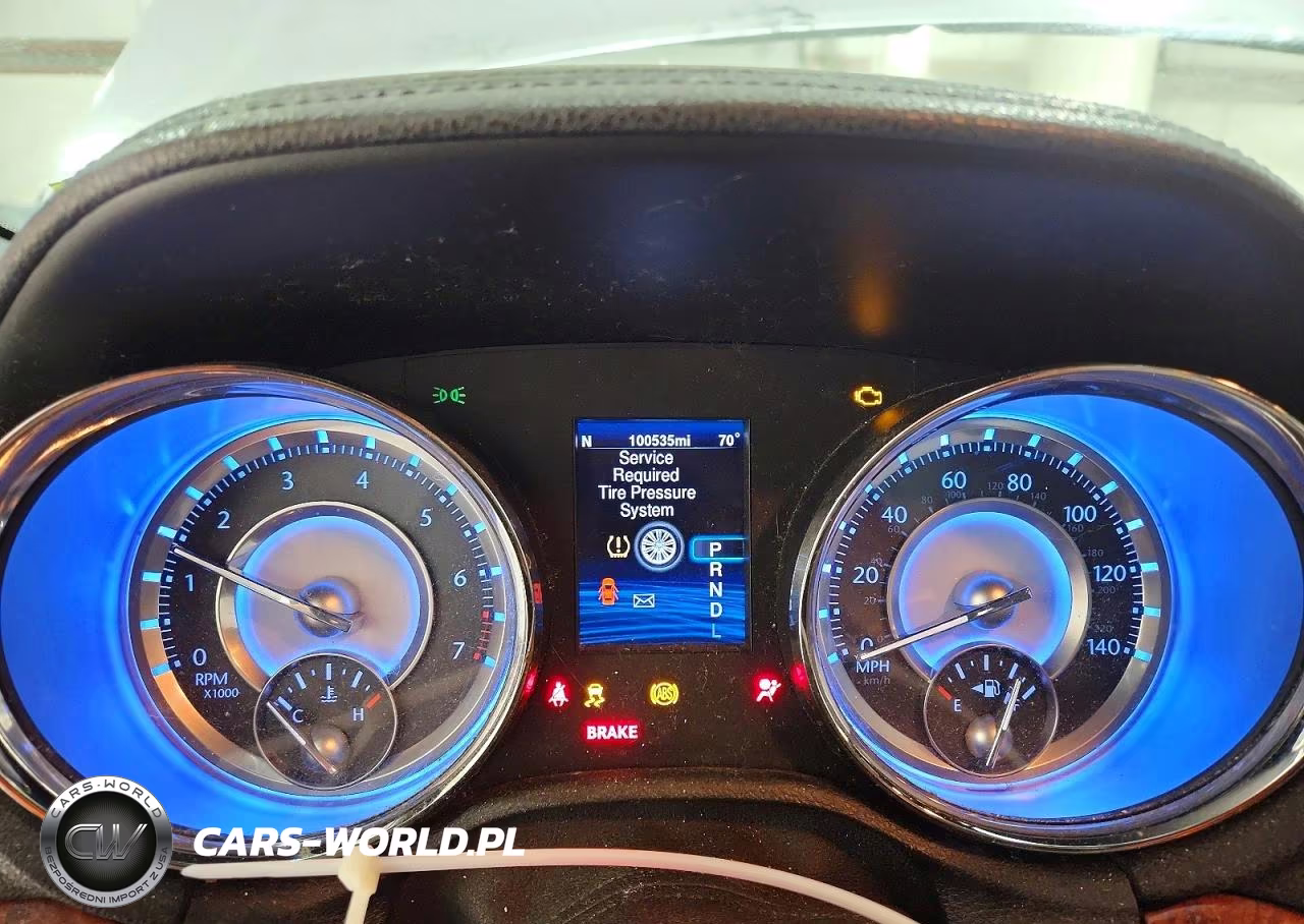 2014 Chrysler 300 VIN:2C3CCARG4EH179516 - 9