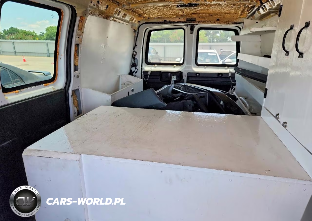 2023 Chevrolet Express 3500 VIN:1GCWGAFP2P1166038 - 10