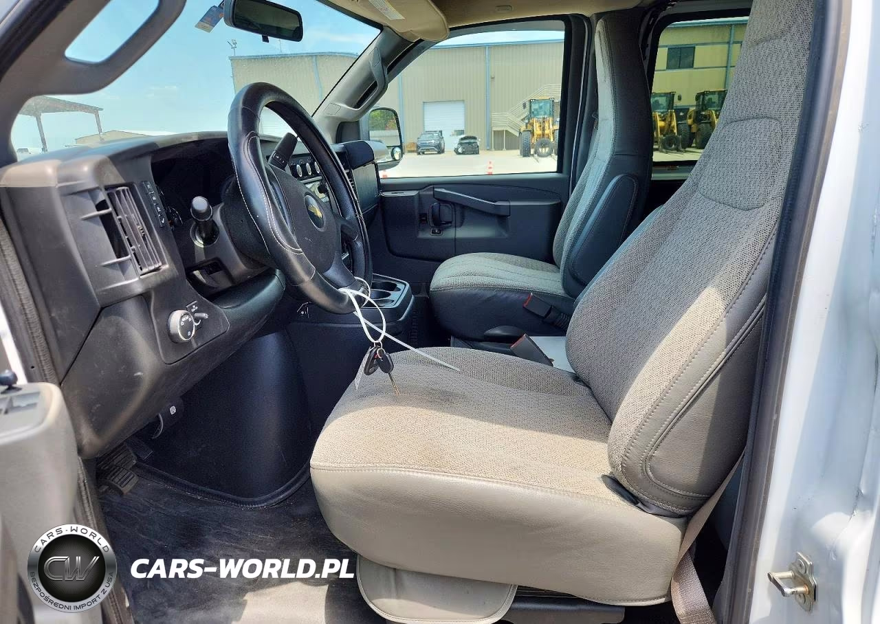 2023 Chevrolet Express 3500 VIN:1GCWGAFP2P1166038 - 7