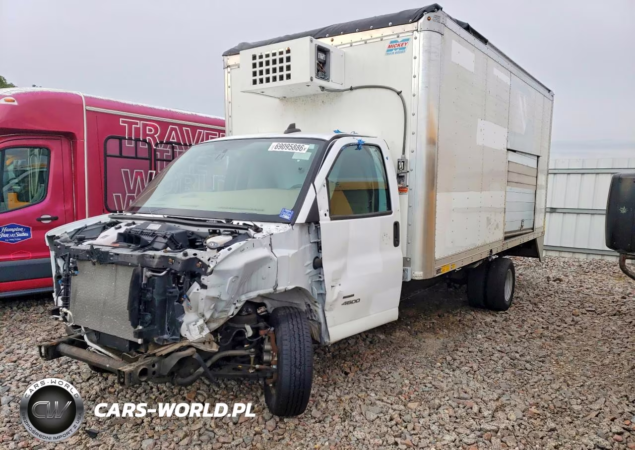 2023 Chevrolet Express Refrigerated Box Truck – zdjęcie 1 z 13