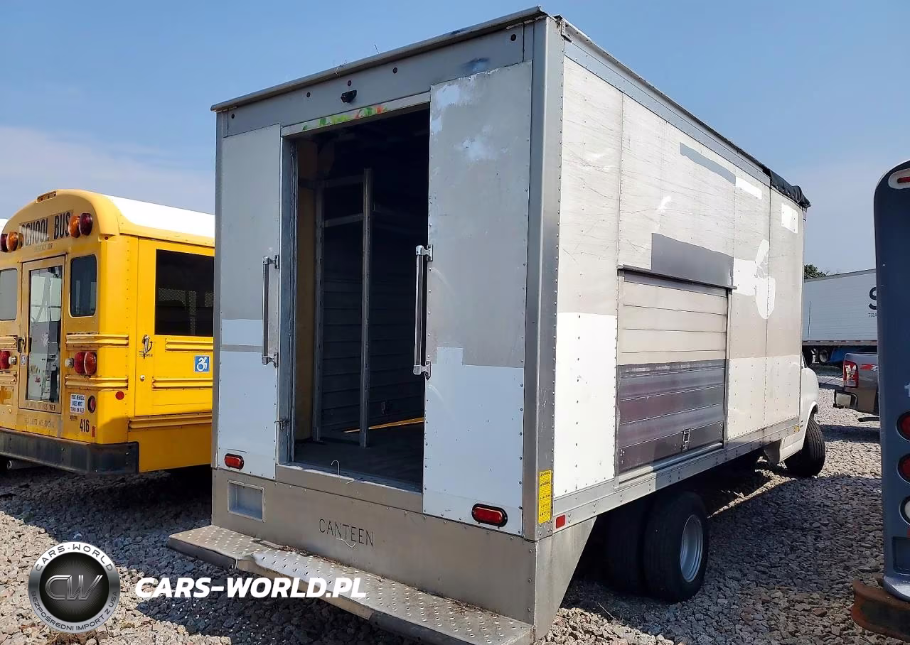 2023 Chevrolet Express Refrigerated Box Truck VIN:1HA6GVC77PN000534 - 3