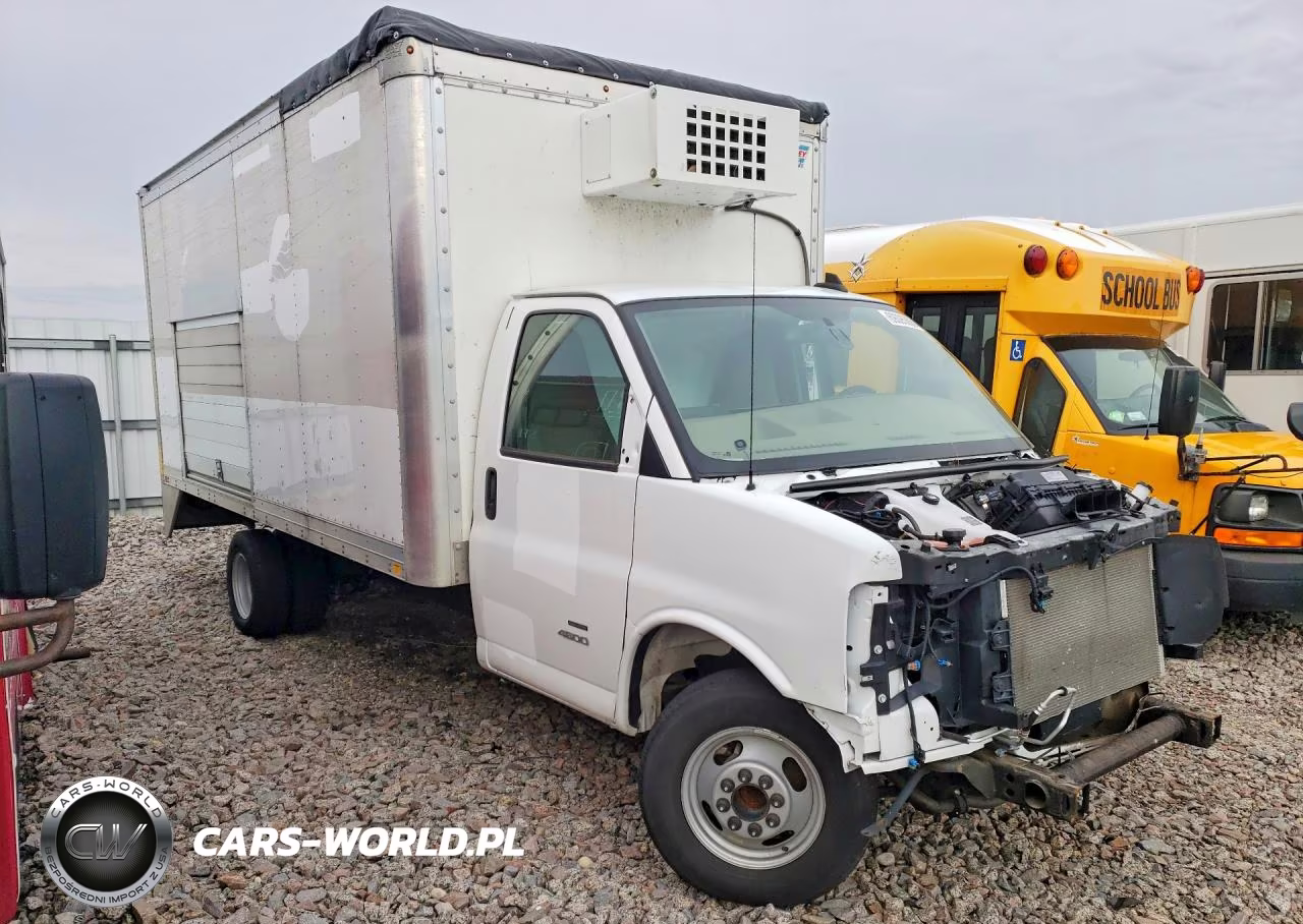 2023 Chevrolet Express Refrigerated Box Truck VIN:1HA6GVC77PN000534 - 4