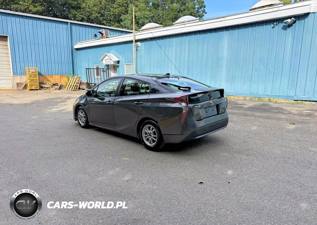 2016 Toyota Prius Two VIN:JTDKBRFU6G3013653 - 3