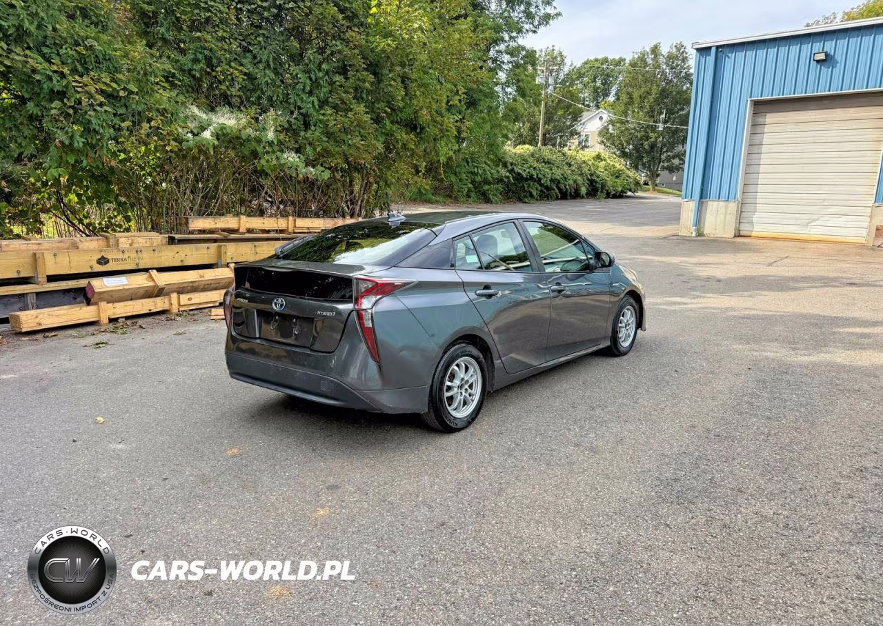 2016 Toyota Prius Two VIN:JTDKBRFU6G3013653 - 4
