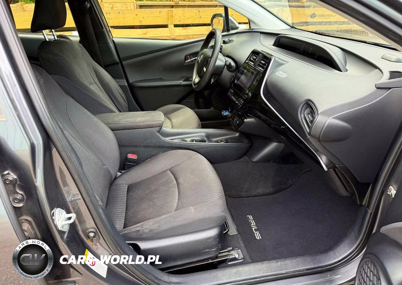 2016 Toyota Prius Two VIN:JTDKBRFU6G3013653 - 5