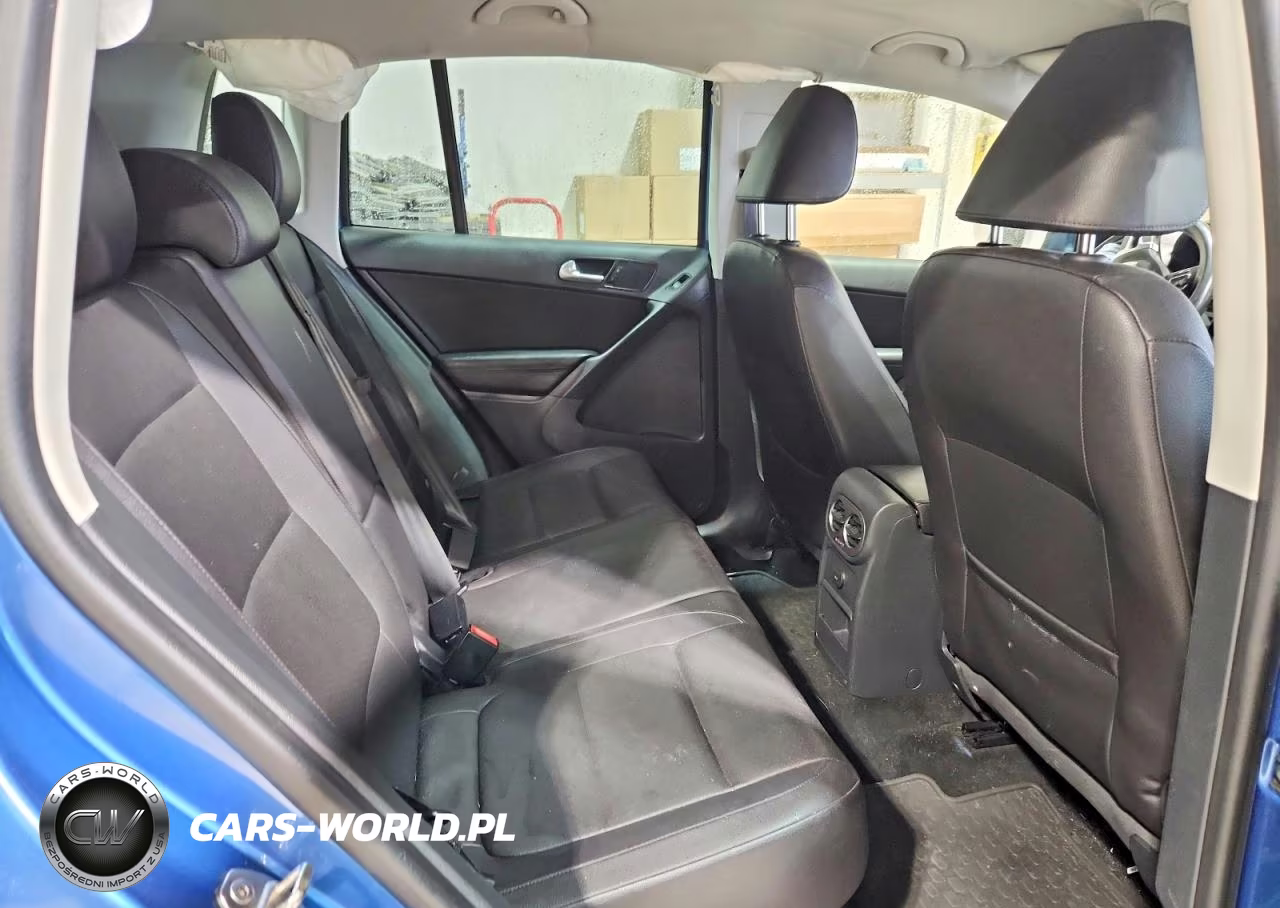 2017 Volkswagen Tiguan S VIN:WVGAV7AX9HK009995 - 11